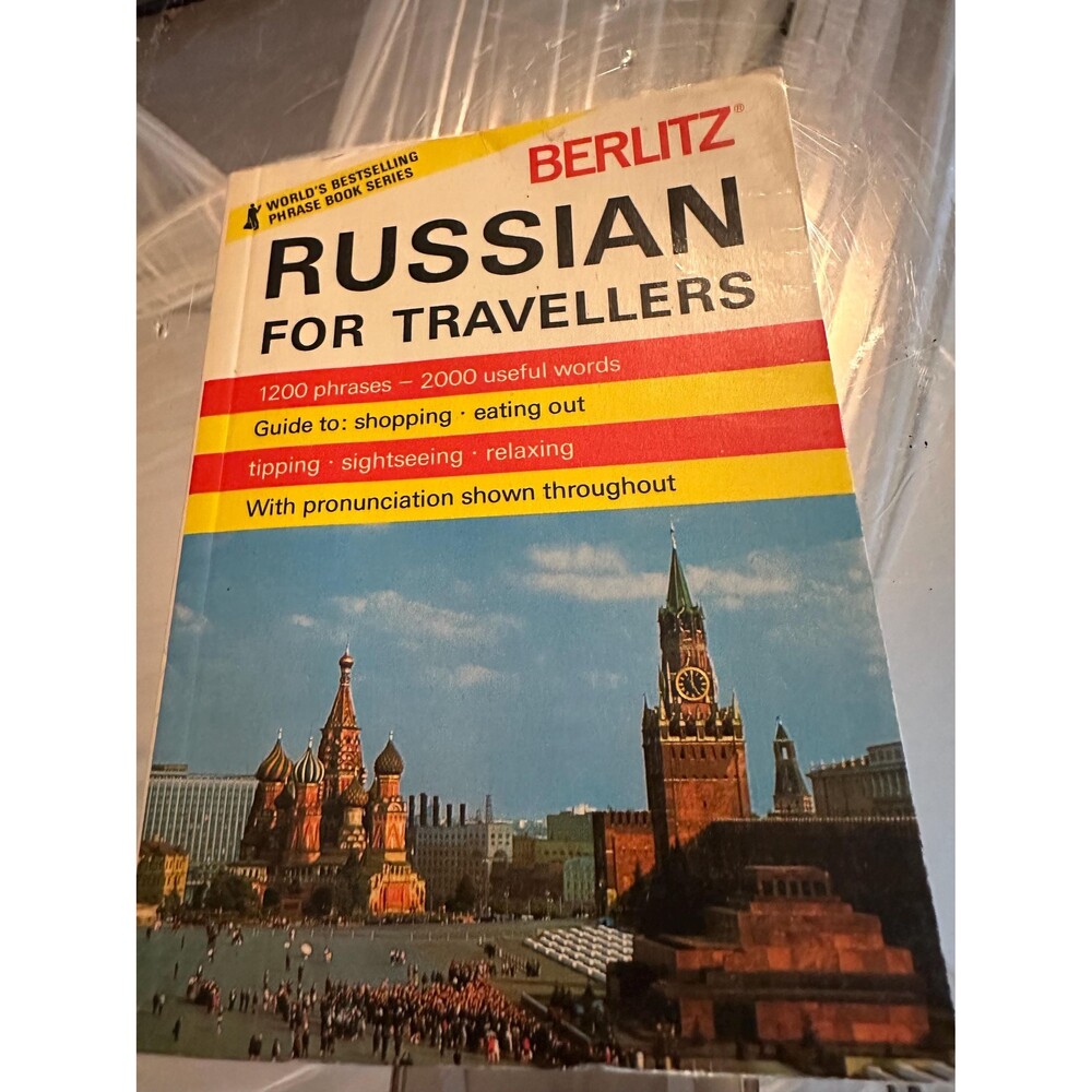 BERLITZ Russian For Travellers Copyright 1974